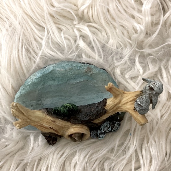 Snow Owl Resin Plate & Stand - Picture 6 of 13